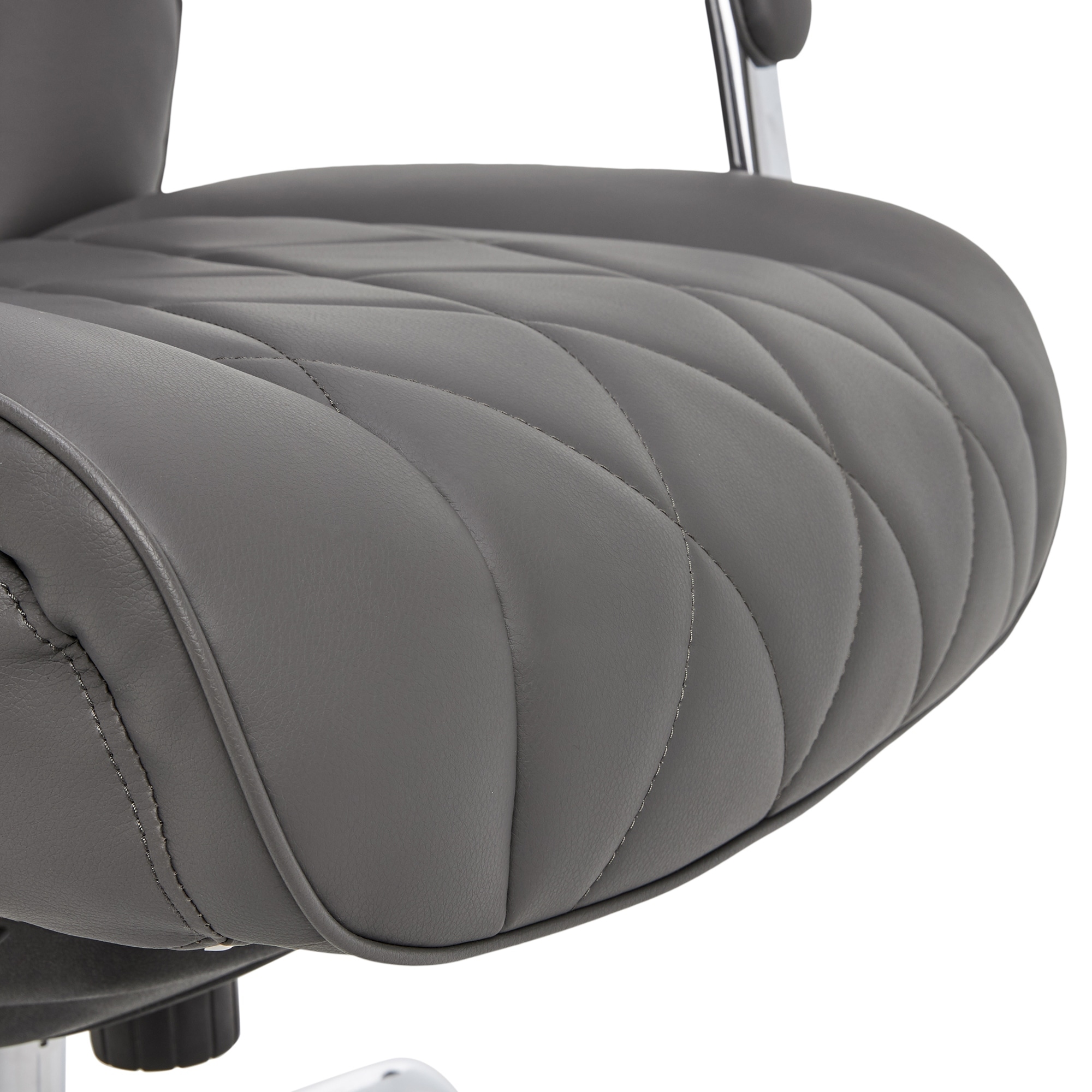 La-Z-Boy Sutherland Quilted Leather Executive Office Chair - High Back with  Lumbar Support - On Sale - Bed Bath & Beyond - 22800496
