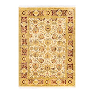 Overton Handknotted Wool Traditional Oriental Ivory Area Rug - 4' x 6'