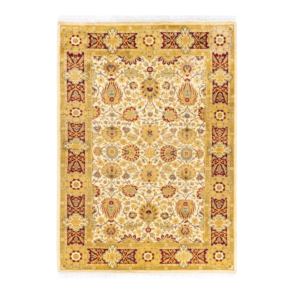 Overton Handknotted Wool Traditional Oriental Ivory Area Rug - 4' x 6'