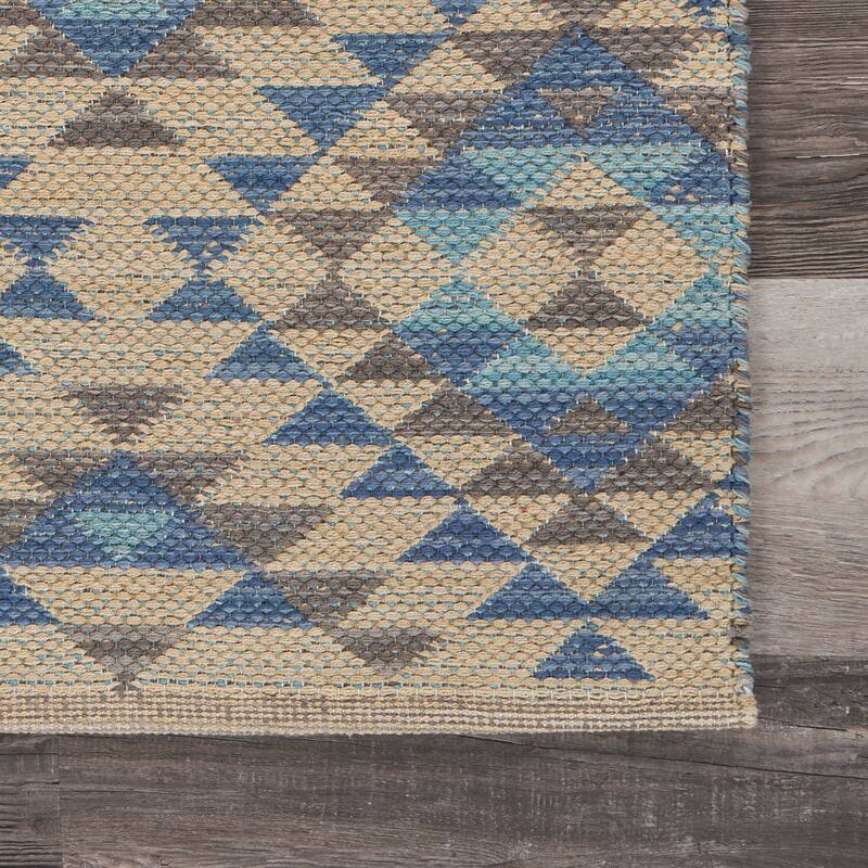 Sevita Geometric Southwestern Area Rug