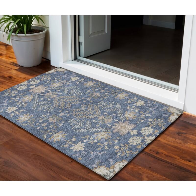 HomeRoots Floral Transitional Rectangle Outdoor Rug - 3' x 5'