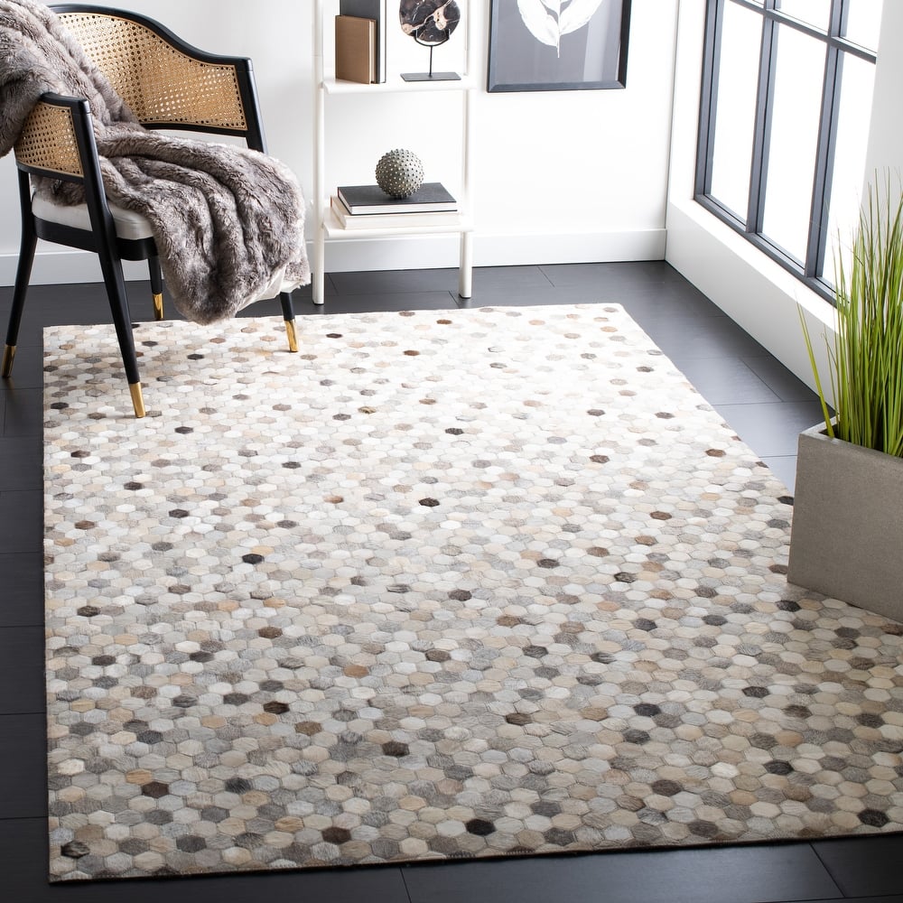 SAFAVIEH Handmade Studio Leather Nadia Modern Leather Rug