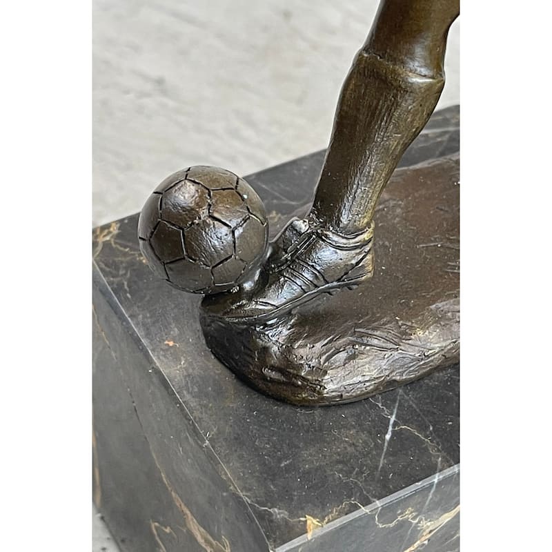 European Football Player Bronze Figurine Statue Figure Soccer Ball Hot Cast D
