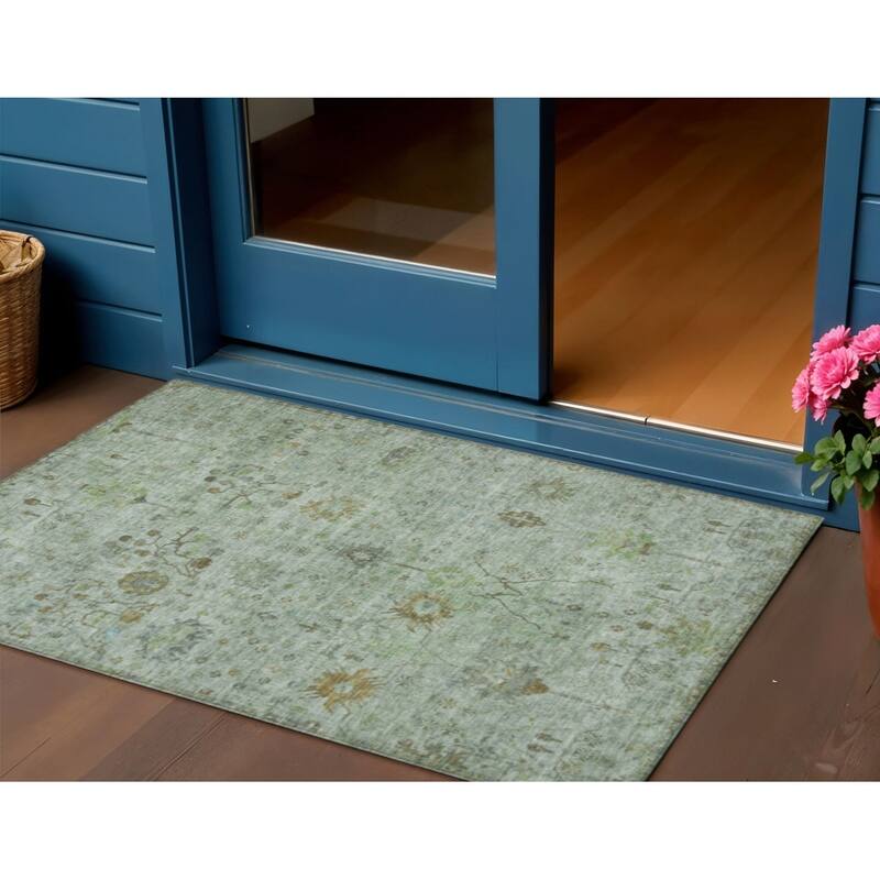 HomeRoots Floral Traditional Rectangle Outdoor Rug - 3' x 5'