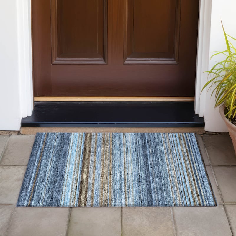 Machine Washable Indoor/ Outdoor Ombre Stripes Chantille Rug - Navy - 1'8" x 2'6"