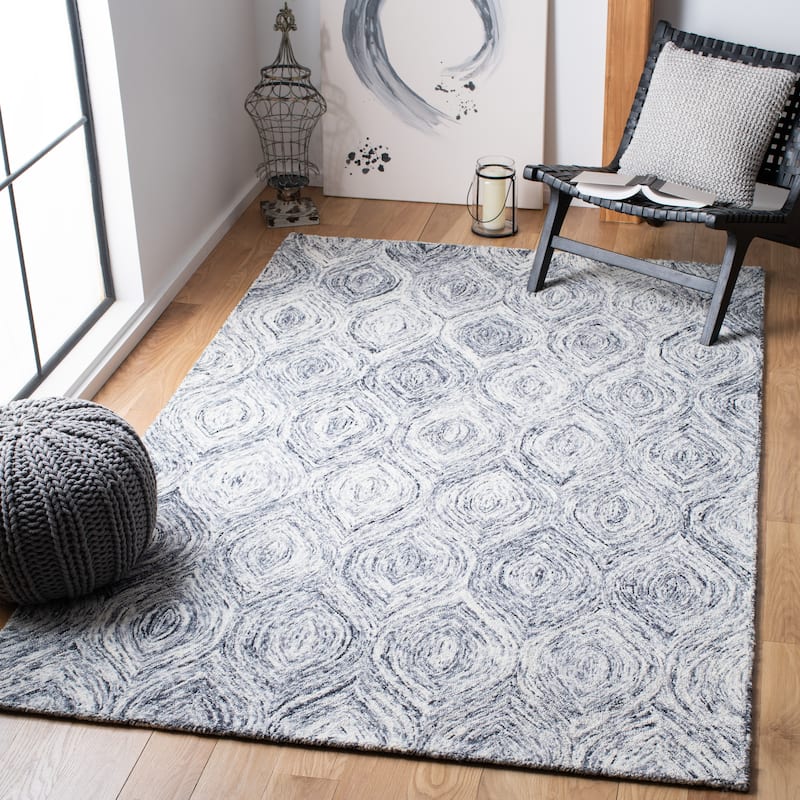 SAFAVIEH Handmade Ikat Lilija Wool Rug - 9' x 12' - Silver/Grey