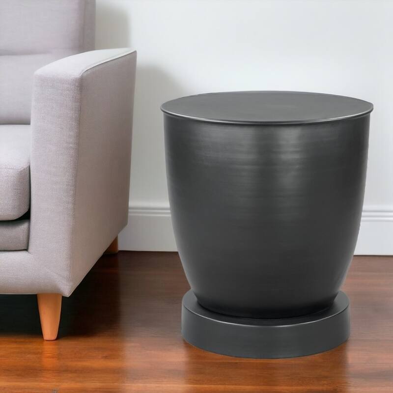 HomeRoots 20" Black Iron Round Pedestal End Table - 19' X '20.3' X '19 - Black - Iron
