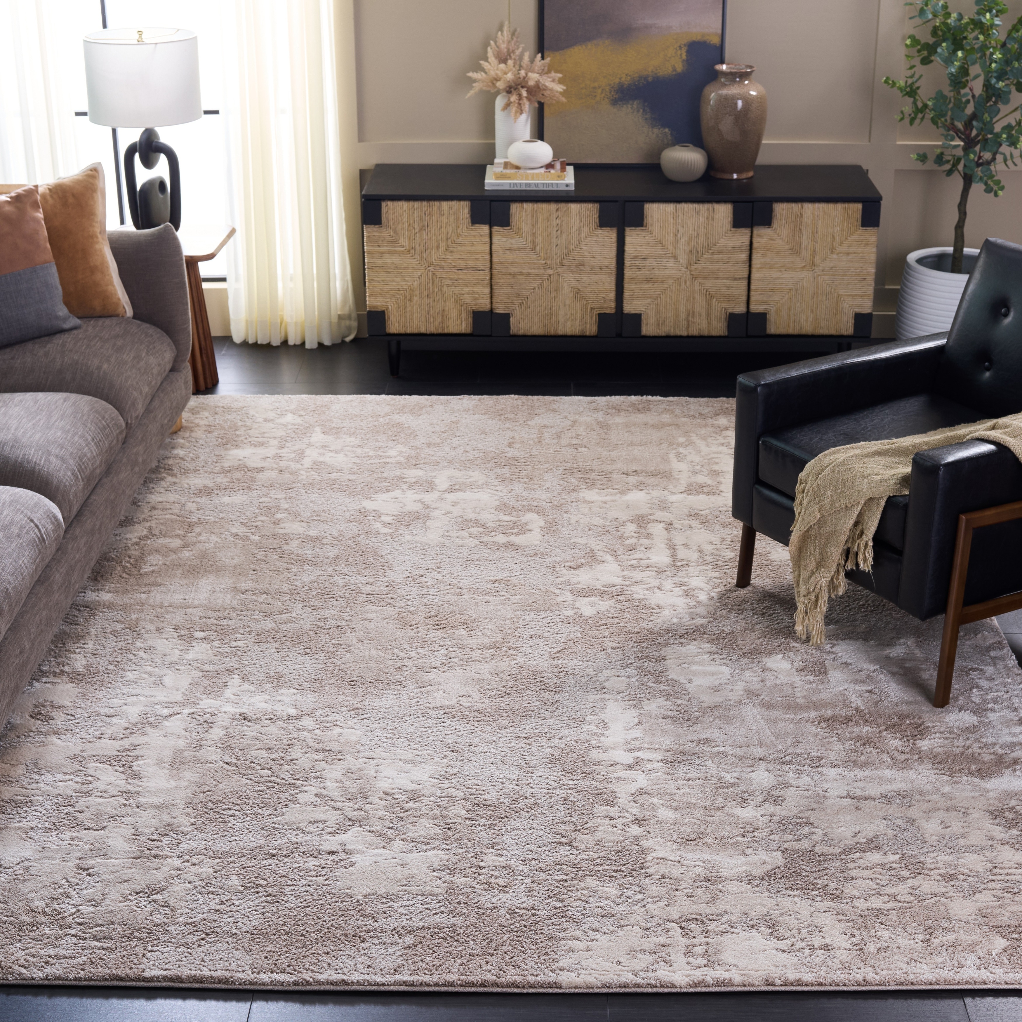 SAFAVIEH Century Dagnija Modern Abstract Rug