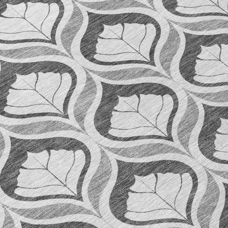 Machine Washable Indoor/ Outdoor Modern Trellis Chantille Rug