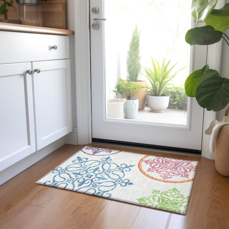 Machine Washable Indoor/ Outdoor Chantille Bold Medallions Rug