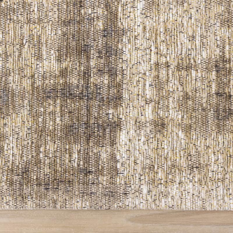 Kylie Collection - Cream/ Beige Distressed Rug - 5'1" x 7'7"
