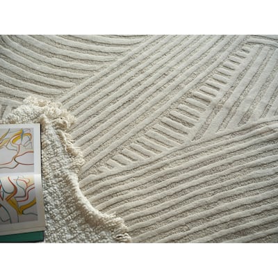 Entro Handmade New Zealand Wool Beige/Ivory Area Rug.