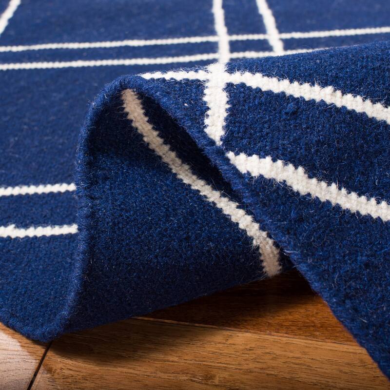 SAFAVIEH Handmade Flatweave Dhurries Preciosa Moroccan Wool Rug