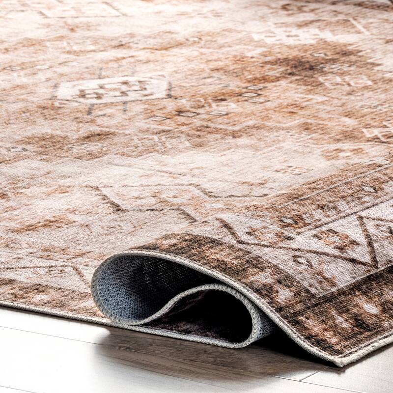 Jessamine Geometric Machine Washable Area Rug