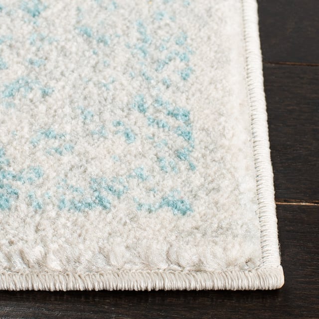 SAFAVIEH Evoke Quinn Vintage Distressed Rug