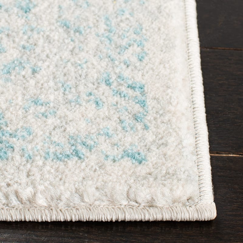 SAFAVIEH Evoke Quinn Vintage Distressed Rug