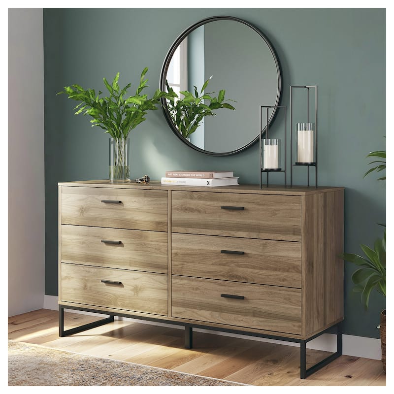 Signature Design by Ashley Deanlow Honey Dresser - 6-drawer - Honey