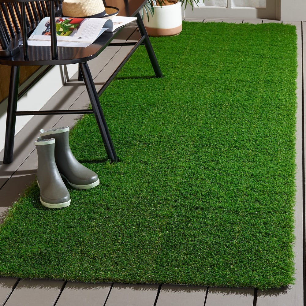 SAFAVIEH Vista Dzidra Turf Landscape Indoor/ Outdoor Waterproof Area Rug