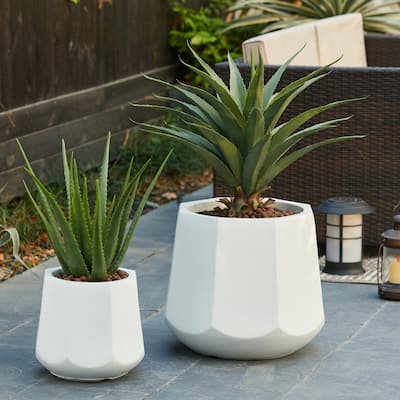 Kayu 2-piece White Finish MgO Round Planters by Havenside Home
