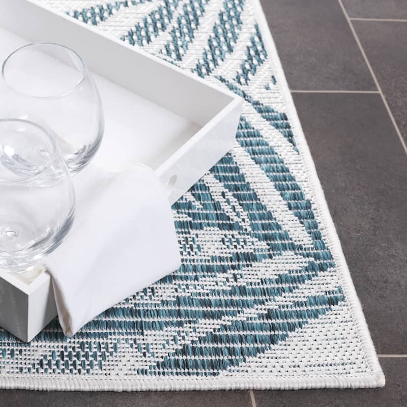 SAFAVIEH Beach House Saturnina Transitional Rug