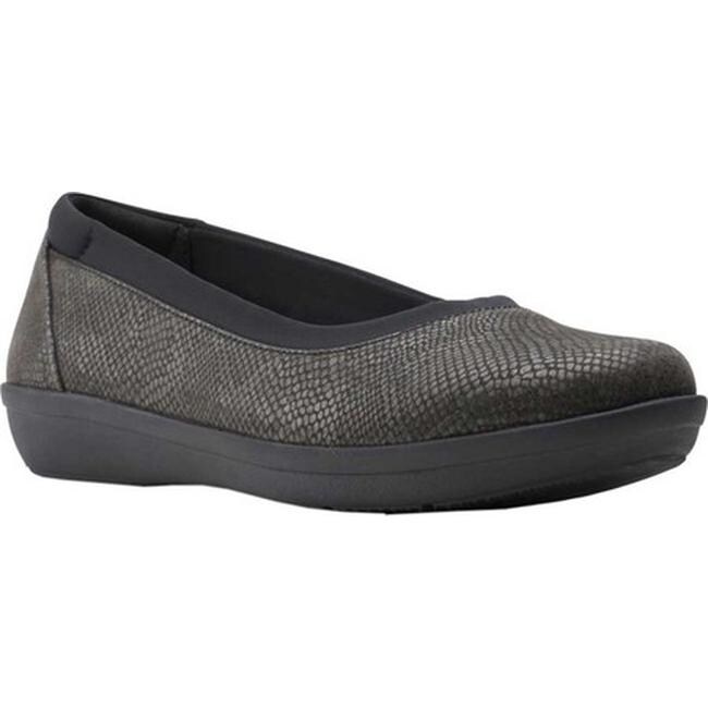 clarks ayla low shoes
