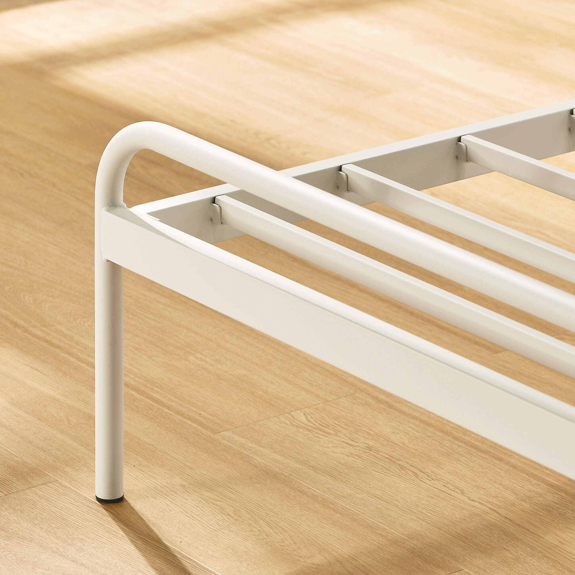 Maggie platform bed top