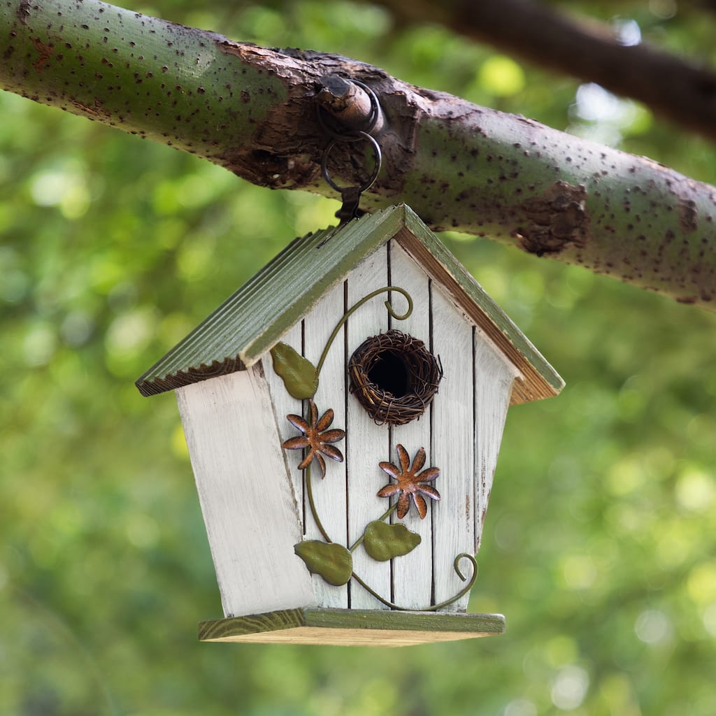 Glitzhome 8.75"H Distressed Solid Wood Decorative Outdoor Garden Birdhouse with 3D Flower