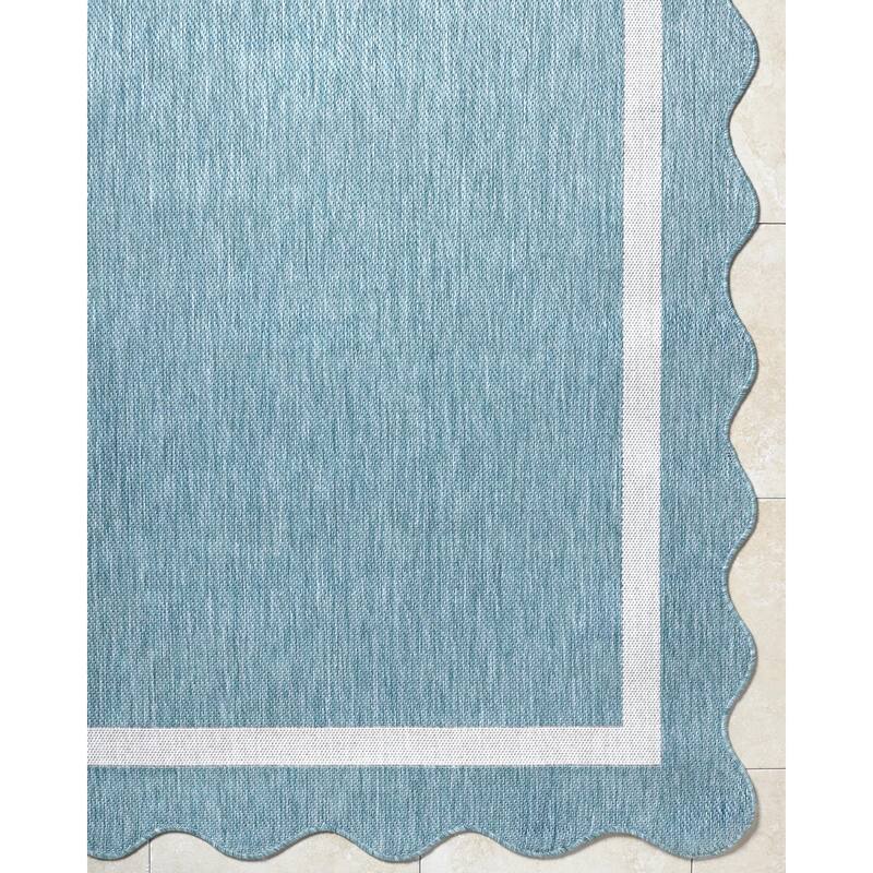 Livabliss Miami Beach Traditional Indoor / Outdoor Area Rug