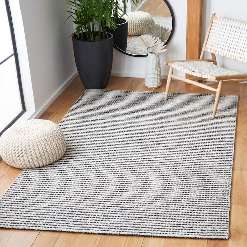 SAFAVIEH Handmade Abstract Maryla Modern Wool Rug - 4' x 6' - Black/Ivory