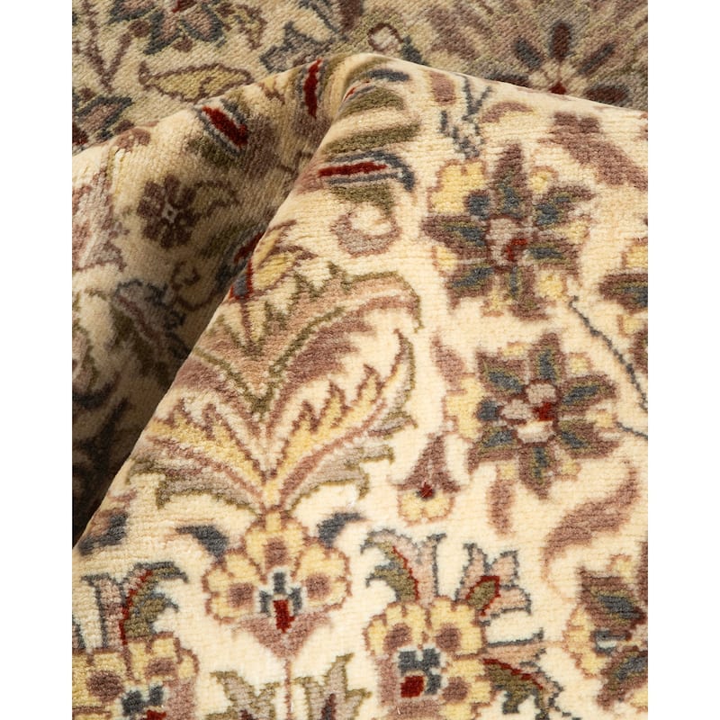 Overton Hand Knotted Wool Traditional Oriental Ivory Area Rug - 4' x 6'