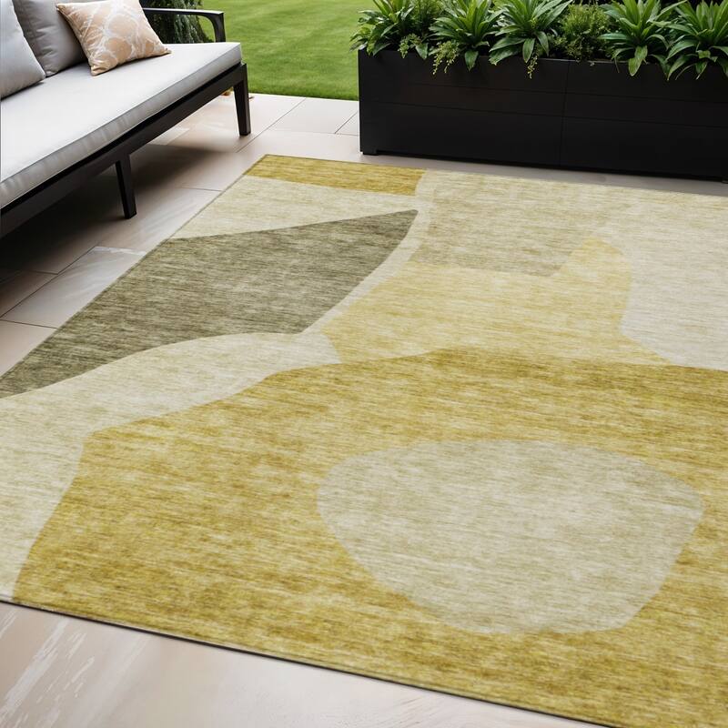 HomeRoots Abstract Transitional Rectangle Outdoor Rug - 5' X 8'