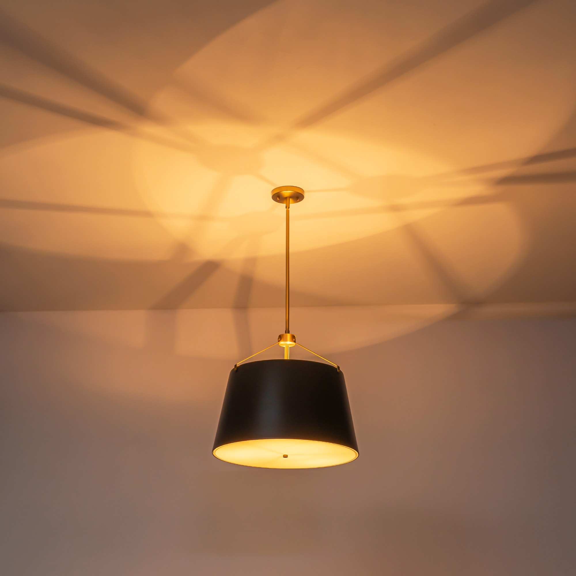 3-Light Matte Black Modern Industrial Drum Pendant Lights for Kitchen  Island - 19.49 in. W x 17.32 in. H - Overstock - 42874725, image size:2000x2000