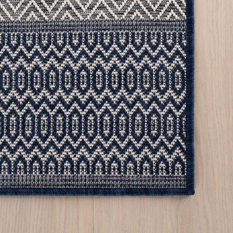 Nuloom Torelle Indoor/Outdoor Abstract Area Rug