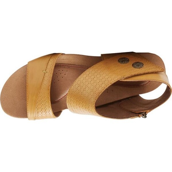 cobb hill hollywood cuff sandal