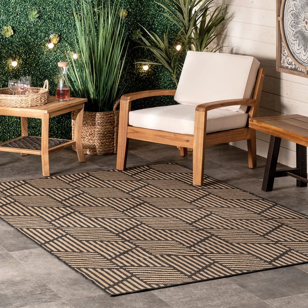 Nuloom Leona Modern Geometric Indoor/Outdoor Area Rug