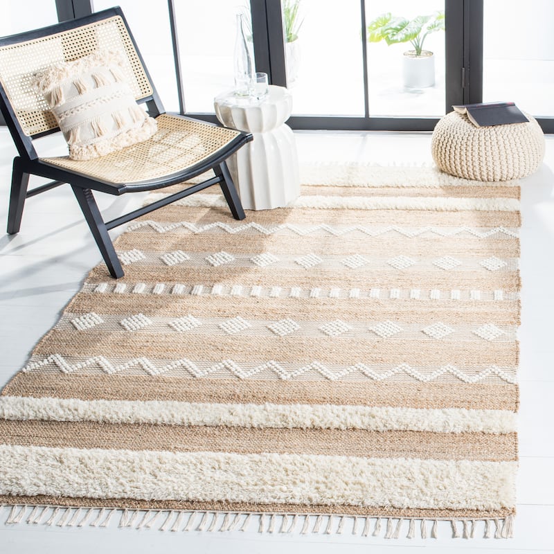 SAFAVIEH Handmade Natura Callie Jute Fringe Rug - 4' x 6' - Natural/Ivory