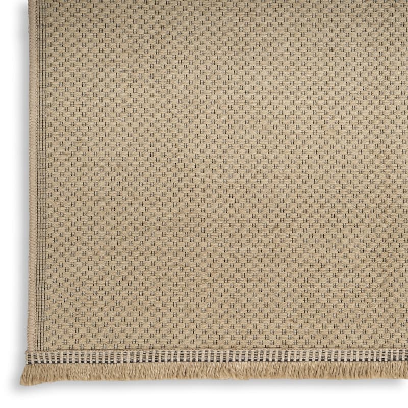 HomeRootsSolid Color Modern Rectangle Area Rug - 48' X '24' X '0.25