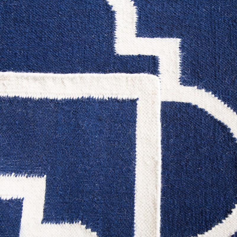 SAFAVIEH Handmade Flatweave Dhurries Jinan Modern Moroccan Wool Rug