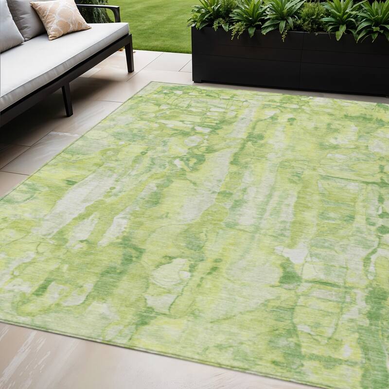 HomeRoots Abstract Transitional Rectangle Outdoor Rug - 5' X 8'