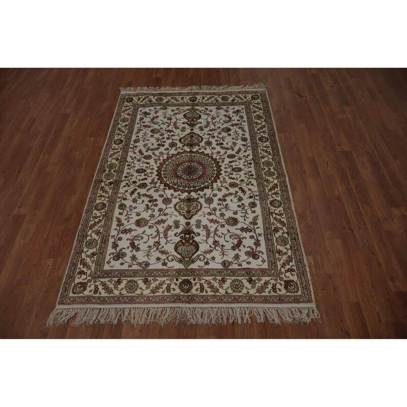 Hand Knotted Oriental 100% Silk Carpet Traditional Floral Beige & Ivories Kashmir Area Rug - 6' 0'' X 4' 0''