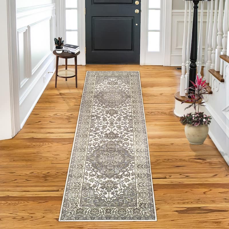 Superior Glendale Floral Medallion Indoor Area Rug - 2' 7" x 8' - Green