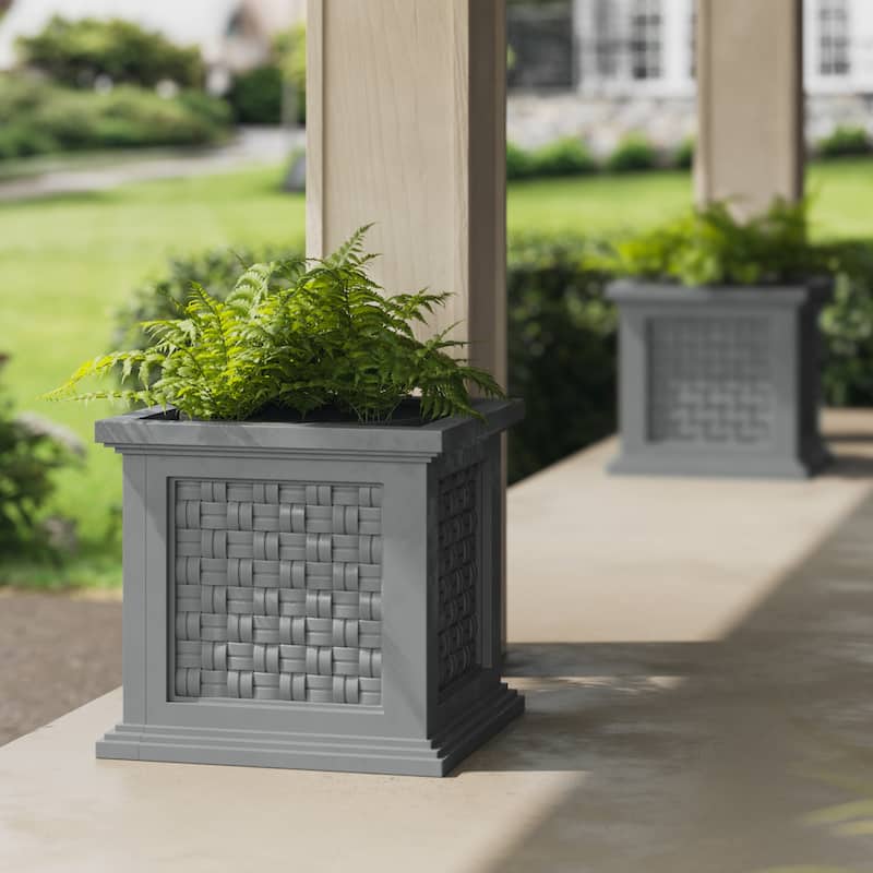 Pure Garden 14.65-in Faux Rattan Style Outdoor Planter Box
