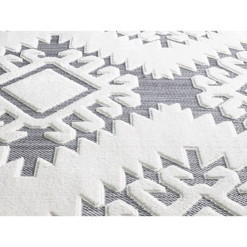 Milos Collection Grey and White Boho Diamond Space-dyed Polyester Rug