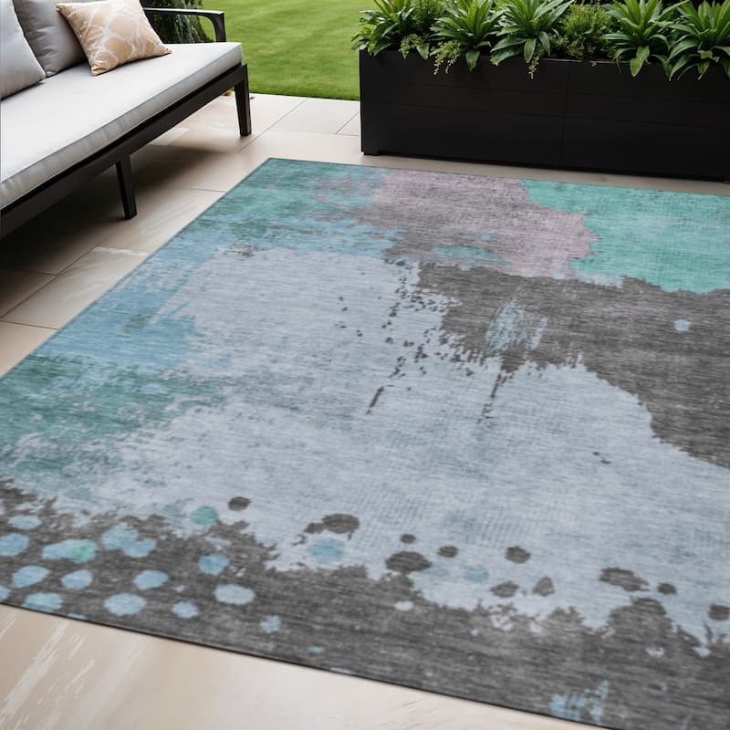 HomeRoots Abstract Transitional Rectangle Outdoor Rug - 5' X 8'