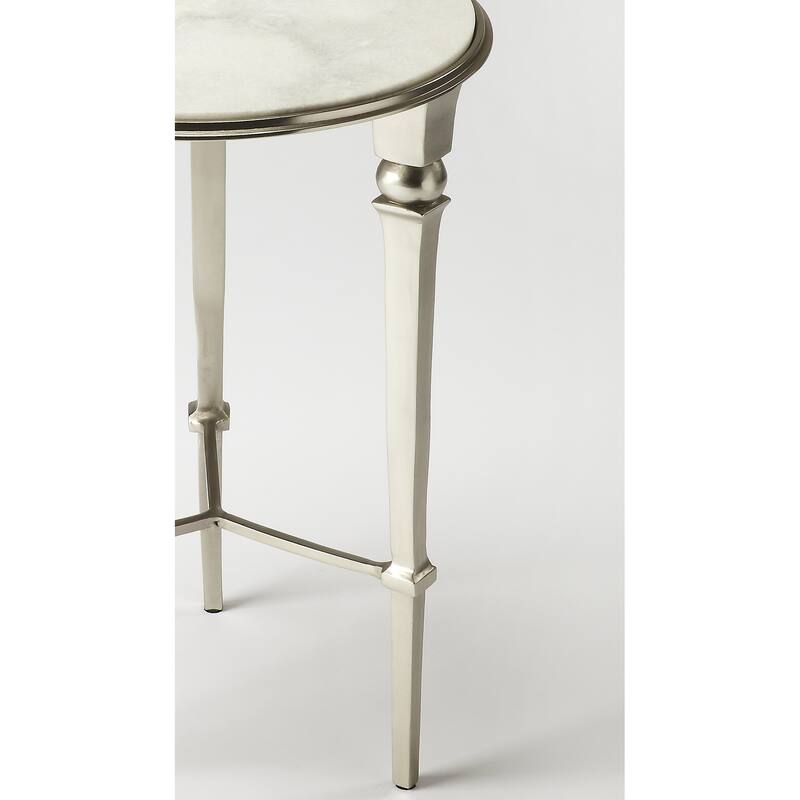 Handmade Darrieux White and Silvertone Iron and Aluminum End Table (India)