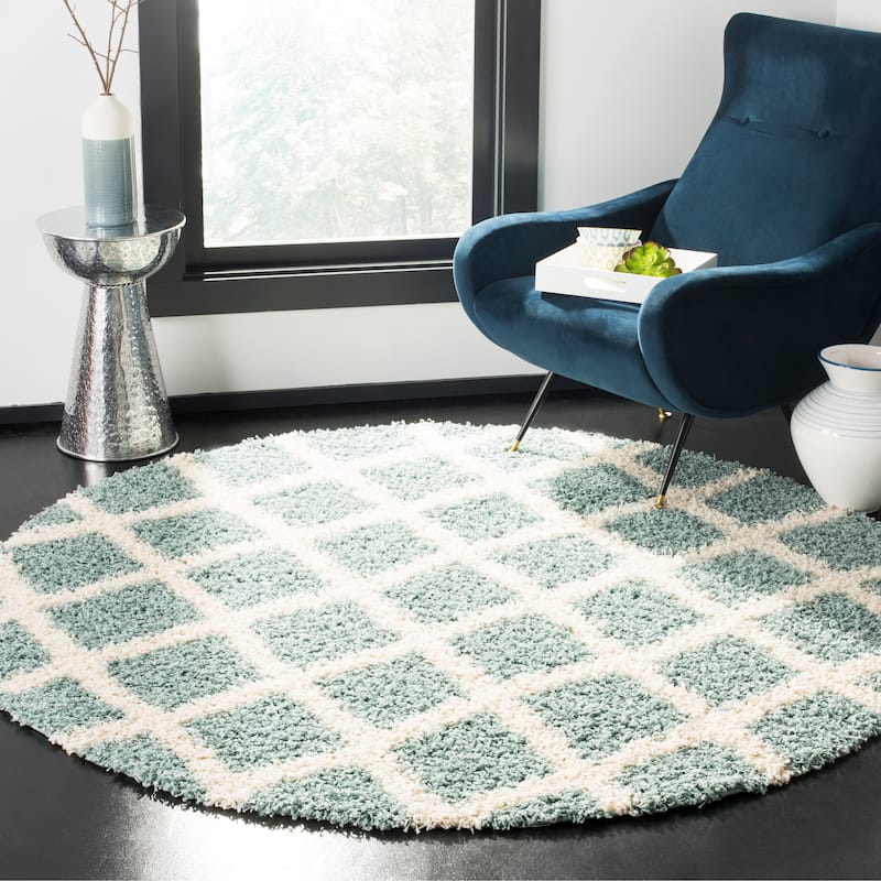 SAFAVIEH Dallas Shag Teja Trellis 1.5-inch Thick Rug - 6' Round - Seafoam/Ivory