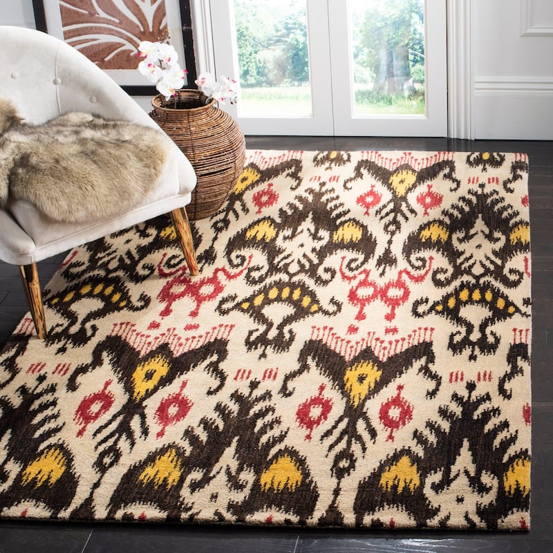 SAFAVIEH Handmade Ikat Maayke Modern Wool Rug - 5' x 8' - Beige/Brown