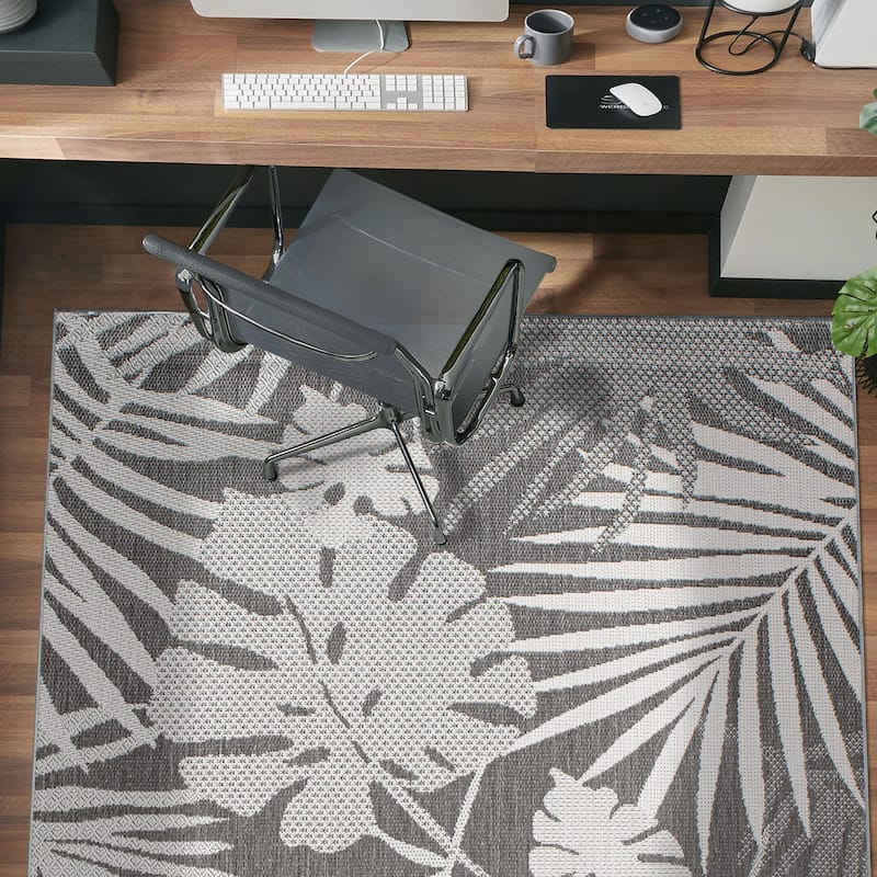 Contemporary Tropical Leaves Indoor/Outdoor Flatweave Waterproof Backyard Patio Area Rug