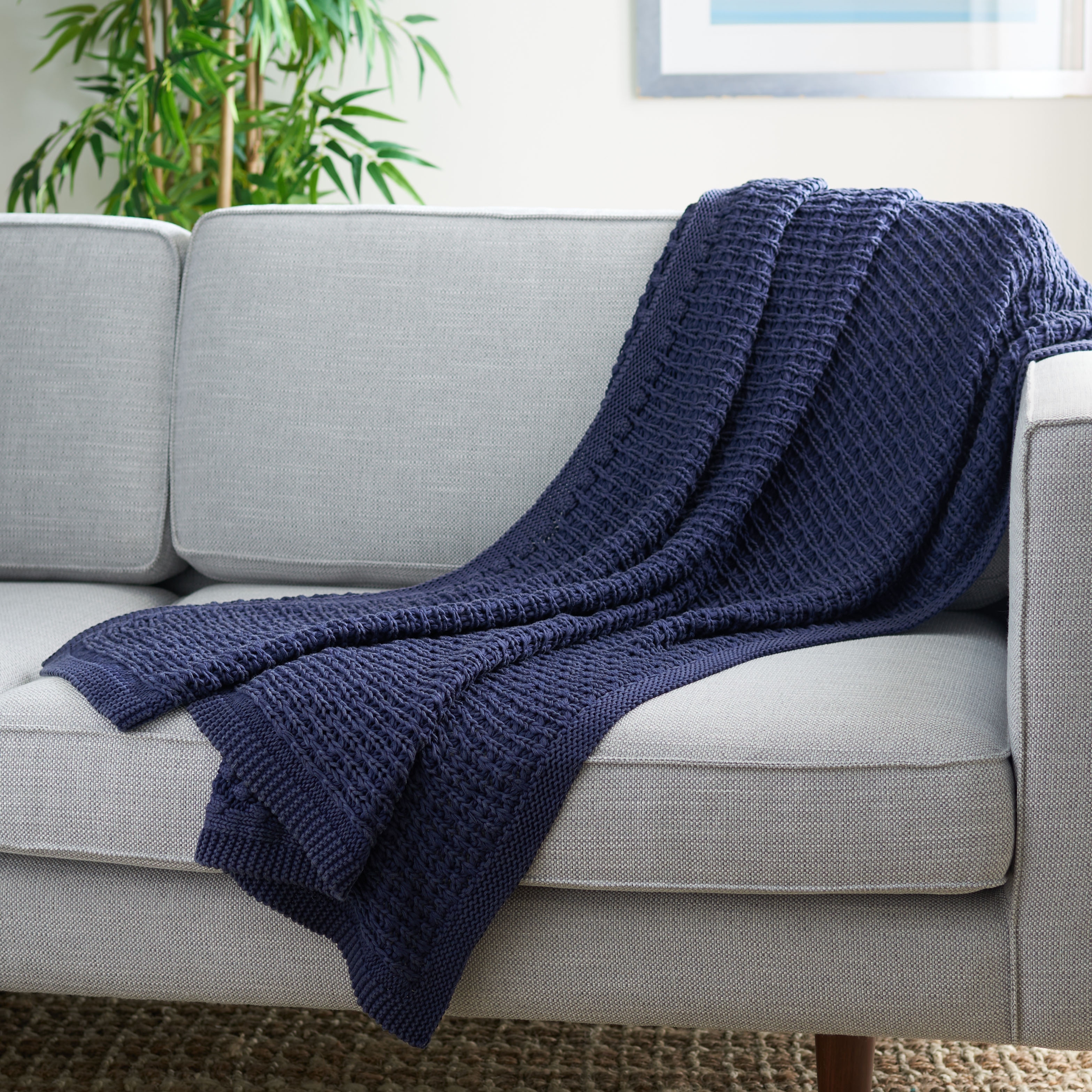 SAFAVIEH Larza 50 x 60-inch Throw Blanket - On Sale - Bed Bath & Beyond -  31904545