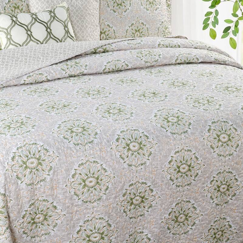 Serenta Bloom Medallion 5 Piece Reversible Quilt Bedspread Set